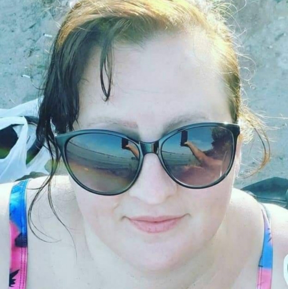 Meet your Posher, Elia - Picture 1 of 1